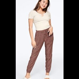 PINK Easy Jogger Lounge Pants Elastic Waist Animal Leopard Print Womens Size S